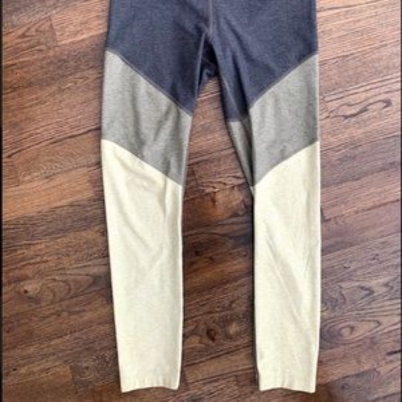 Outdoor Voices Springs 7/8 Legging in Gray - Picture 4 of 6